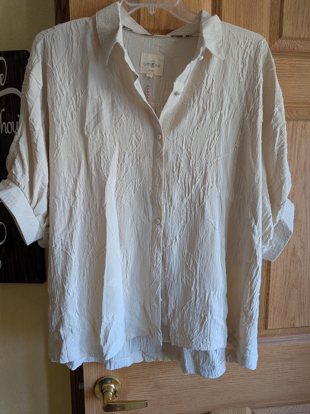 Umgee Neutral Cream Textured Button-Front Top